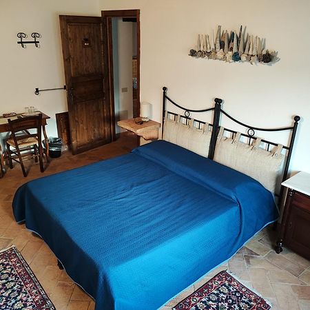 Bed and Breakfast Casale Le Orme Тоди Экстерьер фото