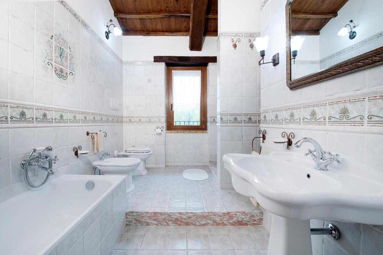 Bed and Breakfast Casale Le Orme Тоди Экстерьер фото