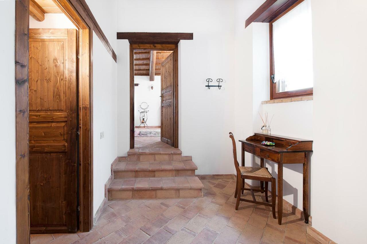 Bed and Breakfast Casale Le Orme Тоди Экстерьер фото